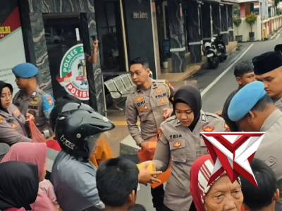 PEMBAGIAN TAKJIL POLRES JOMBANG