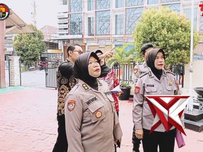Pemantauan dan Evaluasi Kinerja Pelayanan Publik di Polsek Semarang Tengah