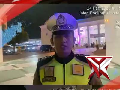 Satlantas Polresta Bengkulu Laksanakan Pengamanan dan Pengaturan Lalin di Masjid At Taqwa - PoliceTube
