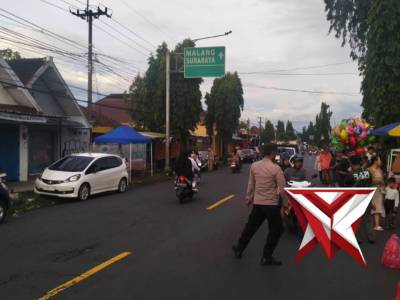 Pengamanan pasar takjil sumberpucung - PoliceTube