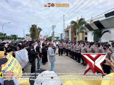 Pengamanan Aksi Unras ABRI-1 di Kejati Bengkulu Berjalan Aman dan Kondusif - PoliceTube