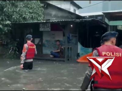 Hujan Deras Sepanjang Hari Kami Siaga Menanggulangi - PoliceTube