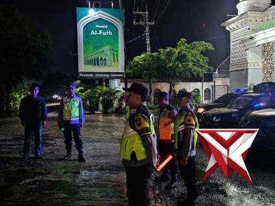 Polsek Rowokele Hadir - PoliceTube