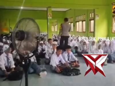 Police go to school - PoliceTube