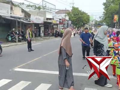 PENGATURAN LALU LINTAS DAN PENGAMANAN KEGIATAN MASYARAKAT - PoliceTube