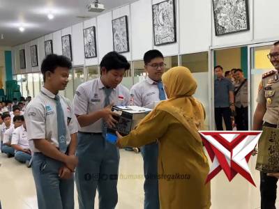 Pembinaan Karakter Siswa - Siswi SMA N 2 Kota Tegal. - PoliceTube
