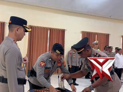 Upacara Serah Terima Jabatan Kasat Samapta, Kabag SDM, Kasihumas Polres Halsel - PoliceTube