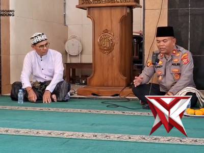 Kegiatan patroli dialogis tersebut dilaksanakan oleh personel Polsek Bojongsoang