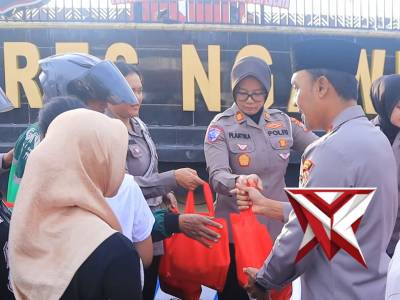 Kapolres Ngawi Berbagi di Bulan Ramadan