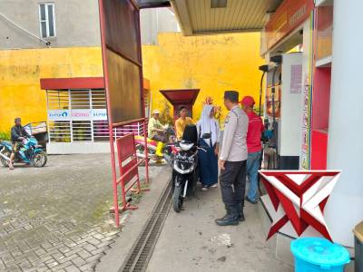 Patroli siang hari dilaksanakan untuk memantau situasi kamtibmas di wilayah hukum setempat. - PoliceTube