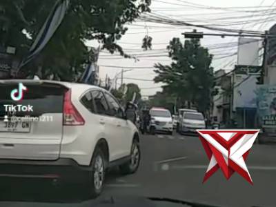 Gesekan pengendara yang tidak bisa memprioritaskan ambulance