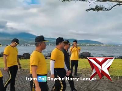 Aksi Bersih bersih Pantai Polisi Sulawesi Utara - PoliceTube