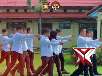 Kegiatan latihan baris berbaris personil polres Seluma