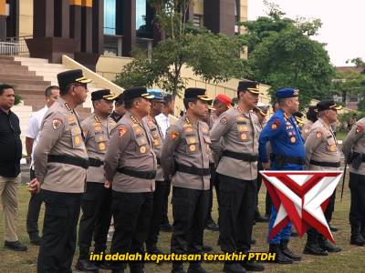 Upacara PTDH terhadap 12 personel yang terbukti melakukan pelanggaran - PoliceTube