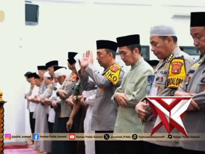 Safari Ramadhan Kapolda Sumsel Perkuat Kamtibmas Kota Palembang

Palembang - Polda Sumatera Selatan