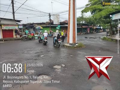 Giat pos penampilan pagi - PoliceTube