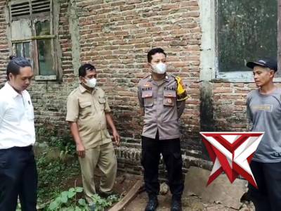 Polsek Karanganyar - PoliceTube