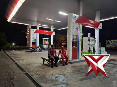 Patroli polsek tlanakan melaksanakan patroli harkamtibmas pantau spbu terminal dan pertokoan