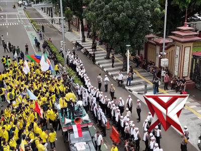 Ujian di bulan suci - PoliceTube