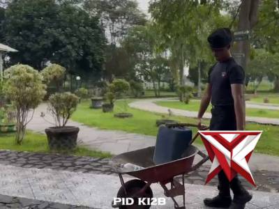 Satbrimob Polda Jateng Melaksanakan Kerja Bakti Dan Pengurangan Sampah Di Taman Nursey