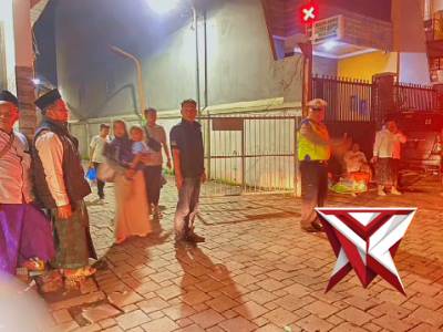 Polsek Semampir Hadir Di Tengah Masyarakat Malam Hari, Berikan Situasi Aman dan Terkendali - PoliceTube