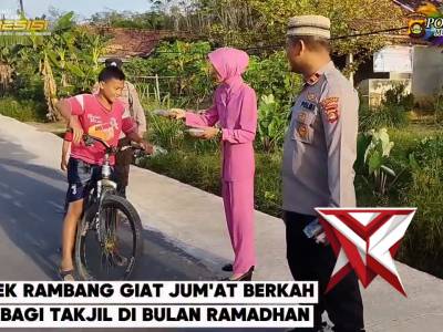 POLSEK RAMBANG GIAT JUM'AT BERKAH BAGI-BAGI TAKJIL DI BULAN RAMADHAN