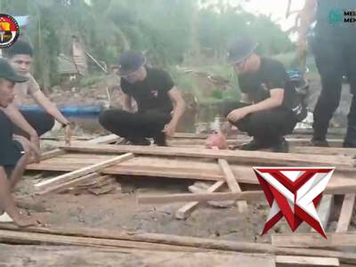 pengecekan dan progres jembatan merah putih oleh polsek sinaboi - PoliceTube
