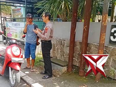 anggota samapta Polsek Waru berikan himbauan kamtibmas pada warga desa waru - PoliceTube
