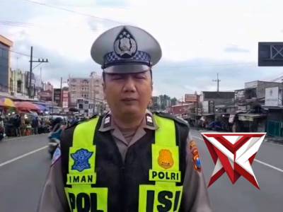 Pengaturan Arus Lalin dan Aiptu Iman Live Report pada titik kemacetan di Wilayah Polsek Lawang - PoliceTube