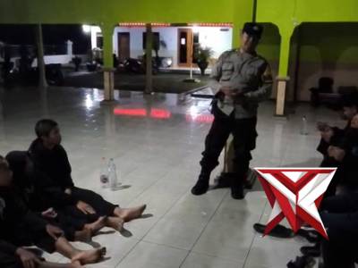 Patroli dialogis kamtibmas polsek ngariboyo kpd siswa PSHT - PoliceTube
