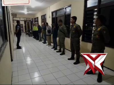 Sinergitas Polsek Semampir dengan Pol PP Kecamatan Patroli Harlamtibmas Jogo Semampir Aman - PoliceTube