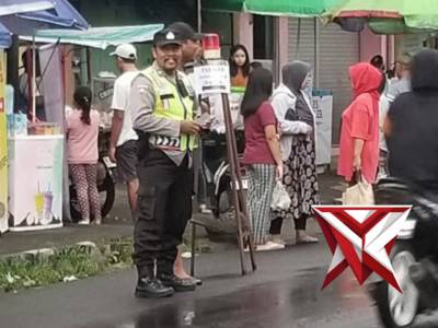Pengamanan pasar takjil di desa sumberpucung - PoliceTube