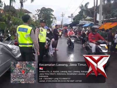 Patroli dialogis untuk "Menitipkan pesan-pesan kamtibmas Kepada Juru Parkir serta Penjual Takjil