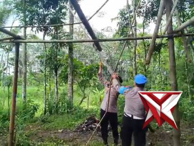 Pembongkaran tempat perjudian sabung ayam