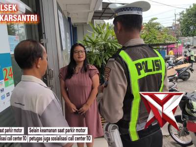 Polsek lakarsantri patroli perbankan dialogis dengan warga sosialisasi call center 110 - PoliceTube