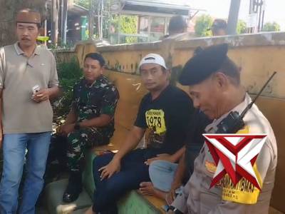 Anggota samapta bangsal 14.01 patroli dialogos kepada warga - PoliceTube