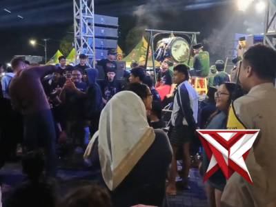 Komunikasi dengan warga - PoliceTube