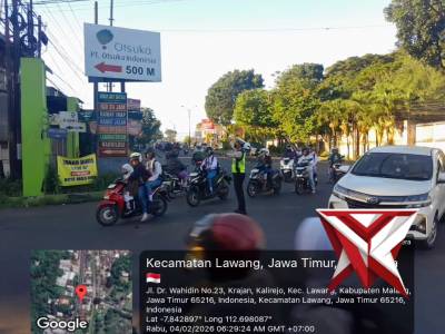 Polsek Lawang Lakukan Pelayanan Rutin Pengaturan Lalu Lintas di Pagi hari di Daerah Polsek Lawang - PoliceTube