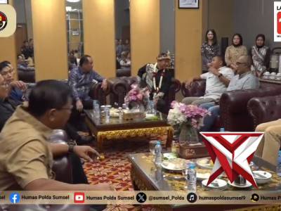 Wakapolda bersama Forkopimda Sumsel Sambut Kedatangan Irjen Pol&nbsp;&nbsp;Sandi Nugroho di Bumi Sriwijaya