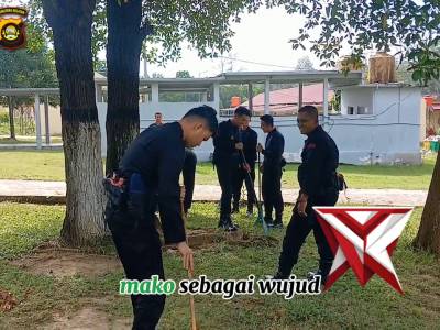 GIAT KURVE PERSONEL KOMPI 1 BATALYON C PELOPOR SATBRIMOB POLDA SUMSEL - PoliceTube