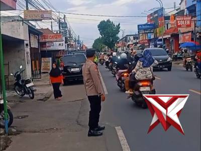 Polsek Pakisaji, Pengamanan Pasar Takjil - PoliceTube