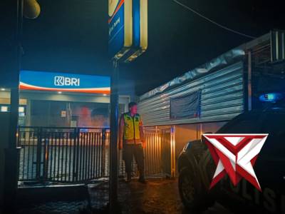 GIAT PATROLI BLUE LIGHT - PoliceTube