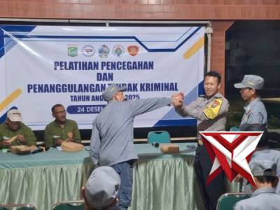 Peragaan pegangan tangan - PoliceTube