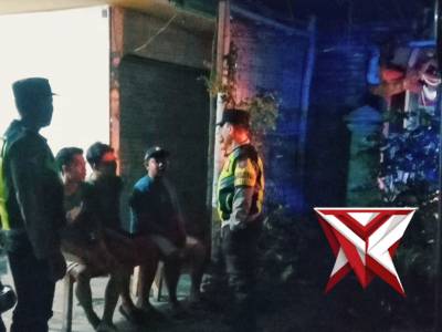 POLSEK SEMEN
Polsek Semen melaksanakan patroli harkamtibmas dan monitoring kegiatan masyarakat pada
