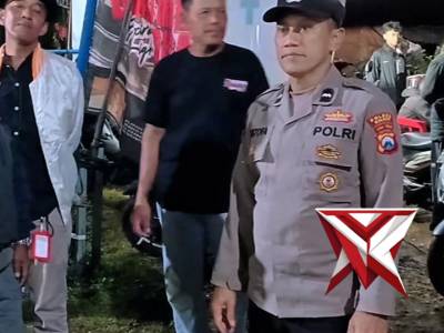 Melaksanakan pam kesenian daerah