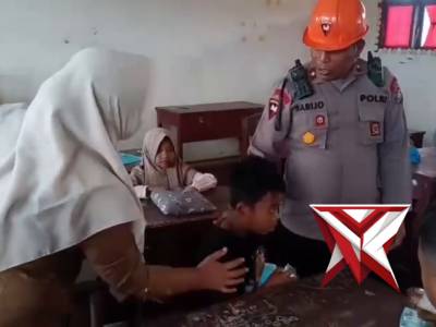 Brimob sumut salurkan berbagai bantuan