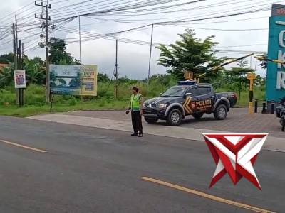 Pos Sore Penyekatan Truck - PoliceTube