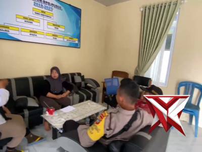 Personil Polsek Riau Silip Bersama Bhabinkamtibmas Silaturahmi Di Kantor Desa