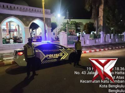 Satlantas Polresta Bengkulu Intensifkan Patroli Blue Light di Masjid At Taqwa - PoliceTube