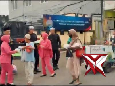 Ramadan Penuh Kepedulian | Brimob Polda Metro Jaya Berbagi Takjil - PoliceTube